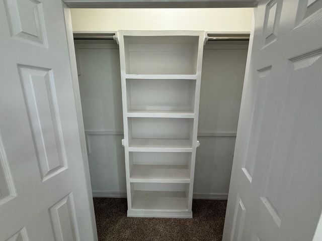 825 Mossey Drive, La Porte, TX 77571