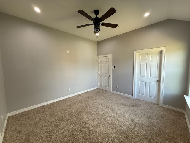 825 Mossey Drive, La Porte, TX 77571