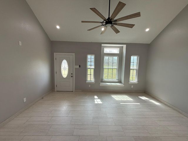 825 Mossey Drive, La Porte, TX 77571