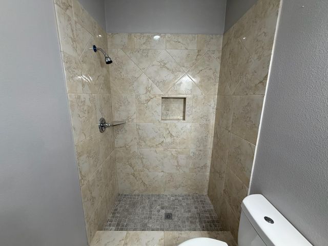 825 Mossey Drive, La Porte, TX 77571