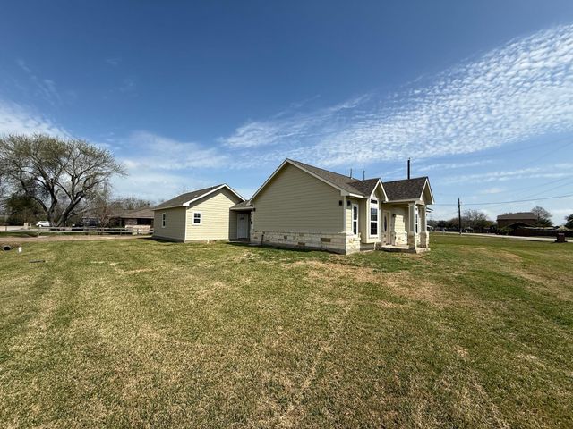 825 Mossey Drive, La Porte, TX 77571