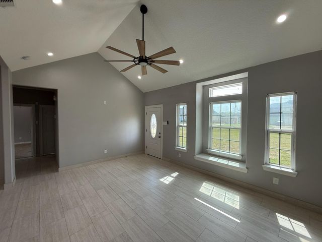 825 Mossey Drive, La Porte, TX 77571