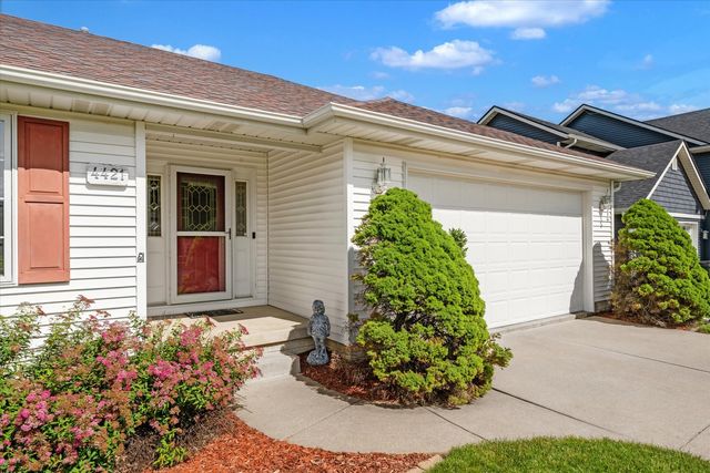 4421 Oak Street, Davenport, IA 52806
