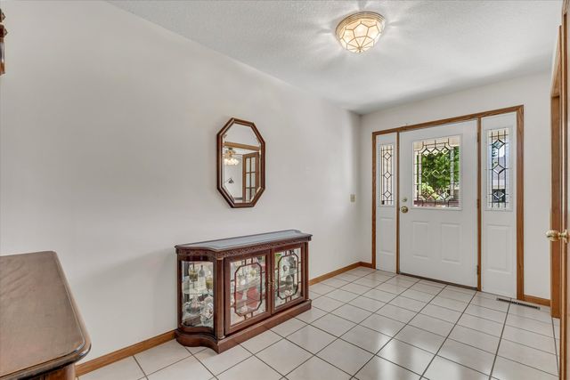 4421 Oak Street, Davenport, IA 52806