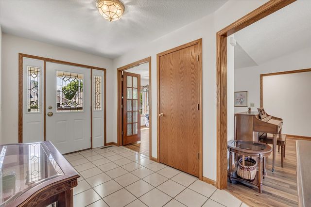 4421 Oak Street, Davenport, IA 52806