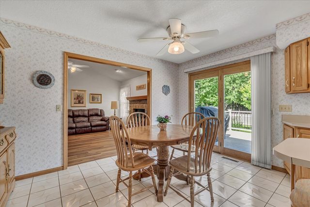 4421 Oak Street, Davenport, IA 52806