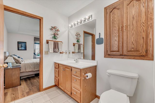 4421 Oak Street, Davenport, IA 52806
