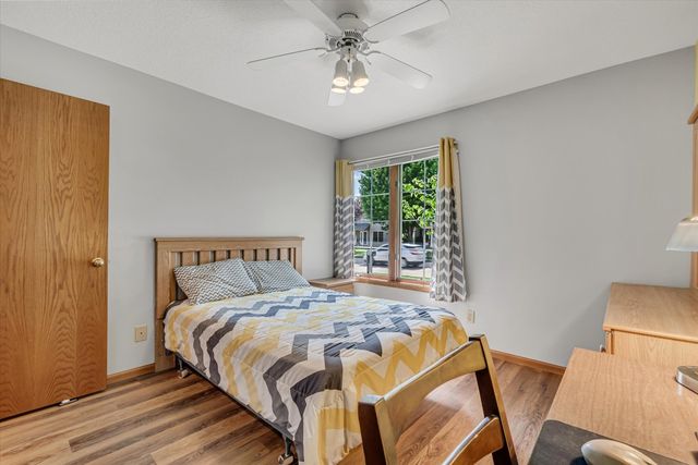 4421 Oak Street, Davenport, IA 52806