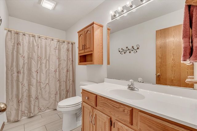 4421 Oak Street, Davenport, IA 52806