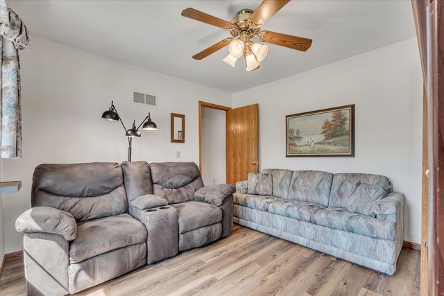 4421 Oak Street, Davenport, IA 52806
