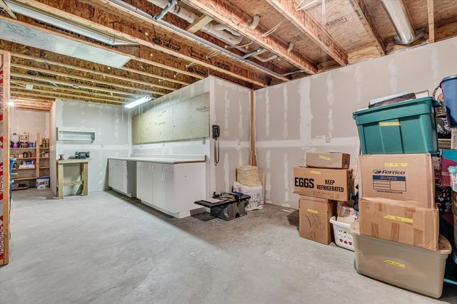 4421 Oak Street, Davenport, IA 52806