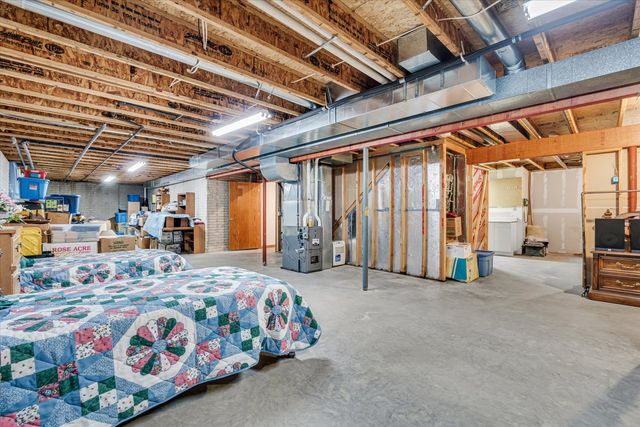 4421 Oak Street, Davenport, IA 52806