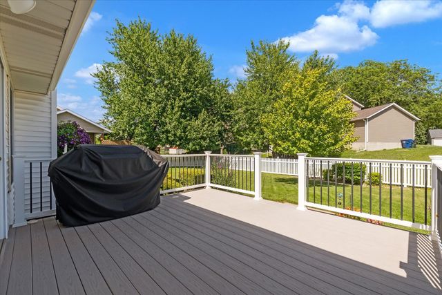 4421 Oak Street, Davenport, IA 52806
