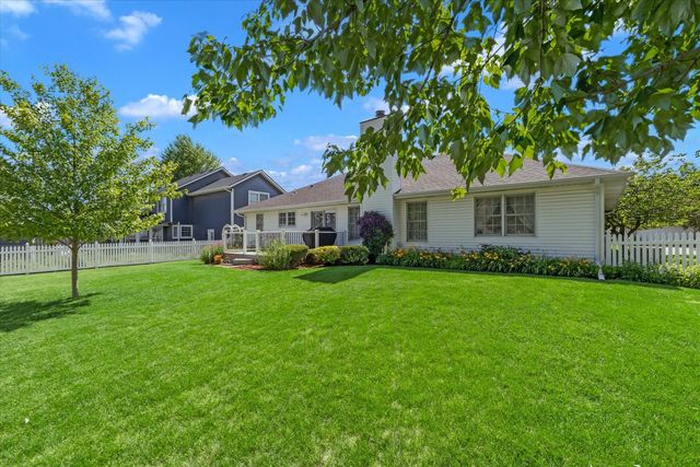4421 Oak Street, Davenport, IA 52806