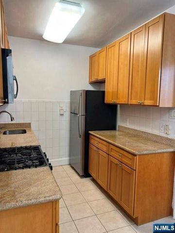 7427 Boulevard East a, North Bergen, NJ 07047