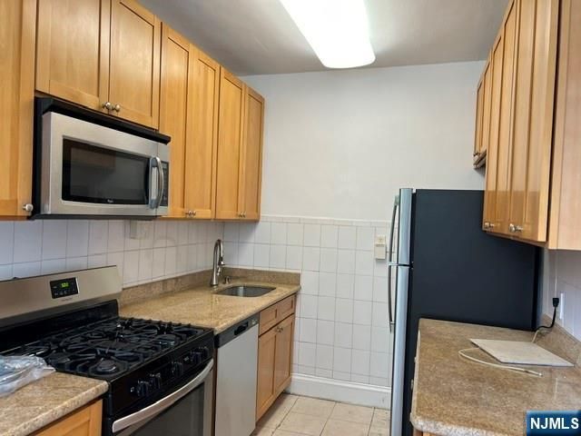 7427 Boulevard East a, North Bergen, NJ 07047