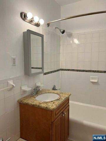 7427 Boulevard East a, North Bergen, NJ 07047