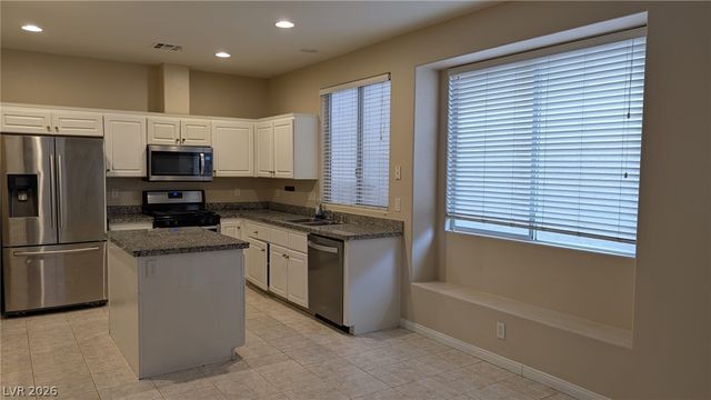 8130 Shellstone Avenue, Las Vegas, NV 89117