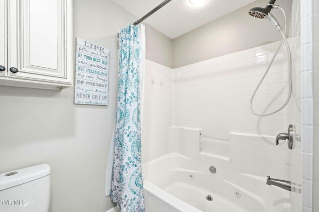 191 Royal Oaks Drive, Jonesborough, TN 37659