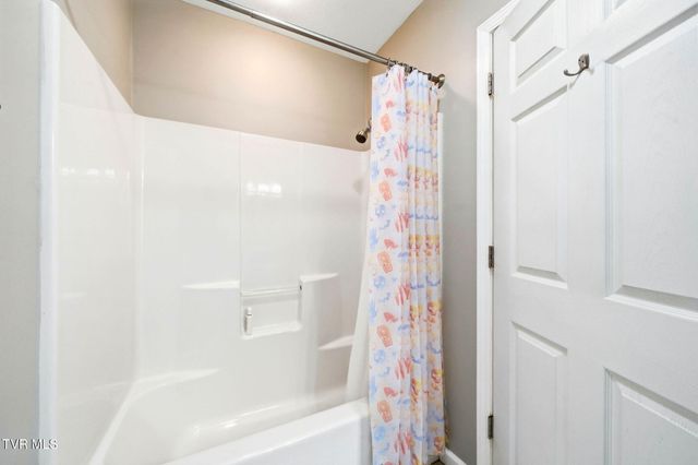 191 Royal Oaks Drive, Jonesborough, TN 37659