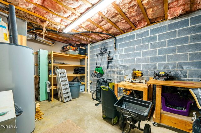 191 Royal Oaks Drive, Jonesborough, TN 37659