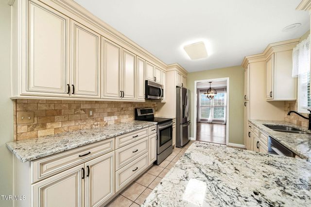 191 Royal Oaks Drive, Jonesborough, TN 37659