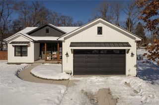 5730 Crescent Road, Waterford Charter Township, MI 48327