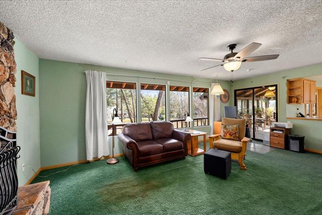 5454 Crestline Dr, Foresthill, CA 95631