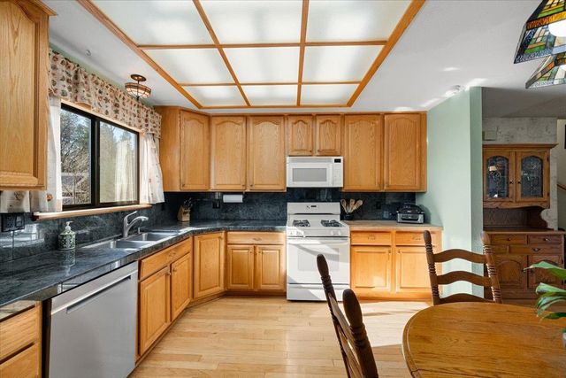 5454 Crestline Dr, Foresthill, CA 95631