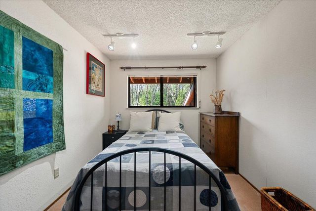 5454 Crestline Dr, Foresthill, CA 95631