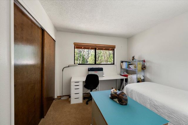 5454 Crestline Dr, Foresthill, CA 95631