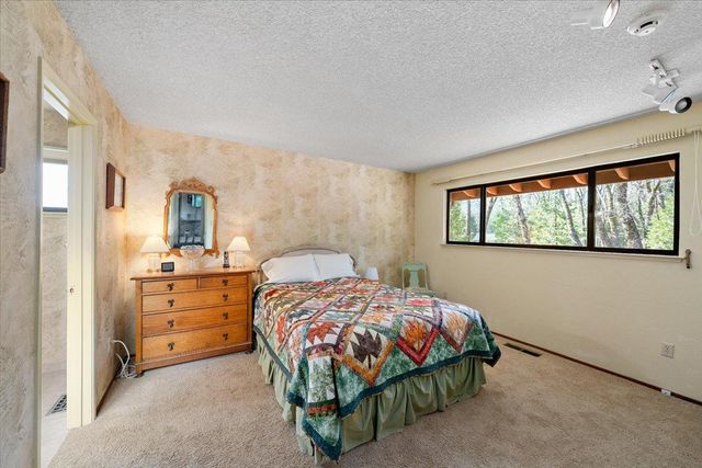 5454 Crestline Dr, Foresthill, CA 95631