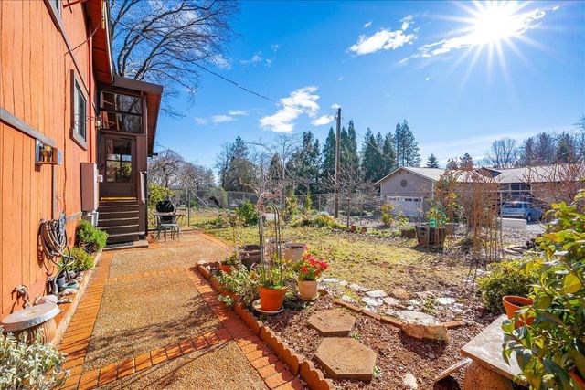 5454 Crestline Dr, Foresthill, CA 95631