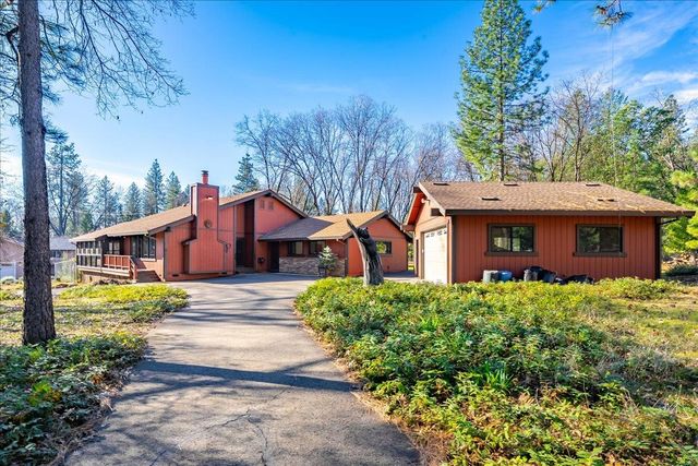 5454 Crestline Dr, Foresthill, CA 95631