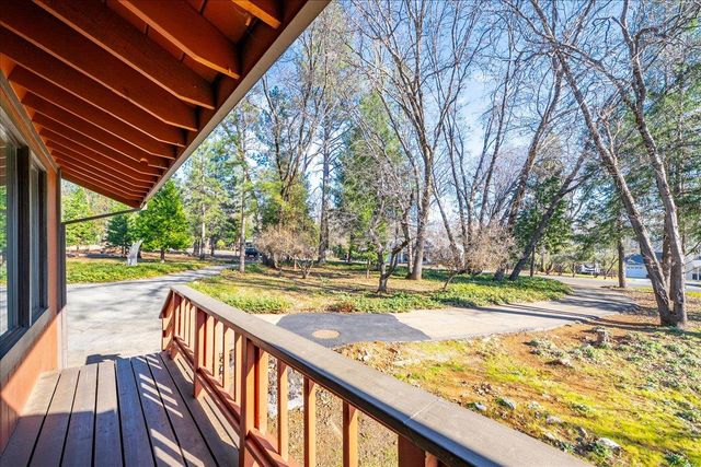 5454 Crestline Dr, Foresthill, CA 95631