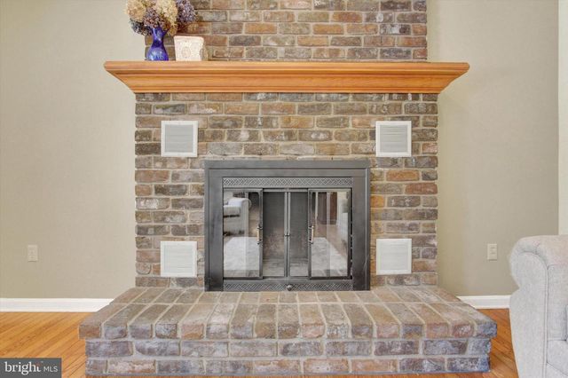 2474 MEETINGHOUSE RD, Spring Grove, PA 17362