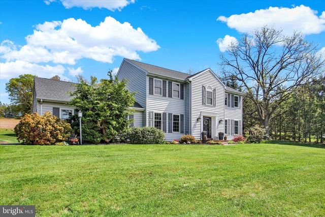 2474 MEETINGHOUSE RD, Spring Grove, PA 17362