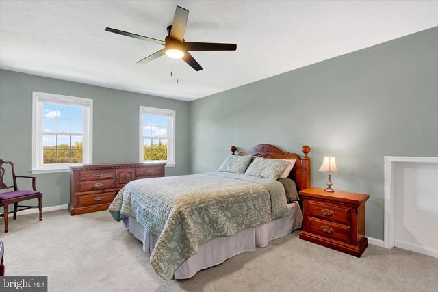 2474 MEETINGHOUSE RD, Spring Grove, PA 17362