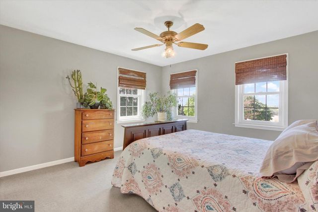2474 MEETINGHOUSE RD, Spring Grove, PA 17362