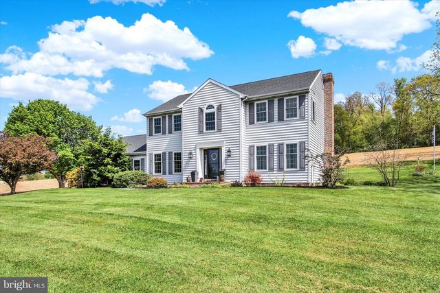 2474 MEETINGHOUSE RD, Spring Grove, PA 17362