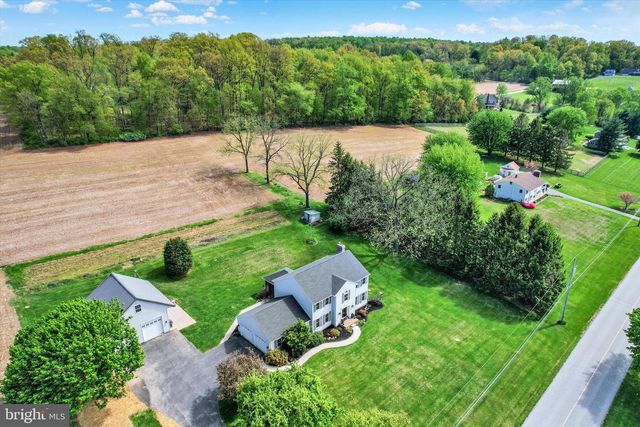 2474 MEETINGHOUSE RD, Spring Grove, PA 17362