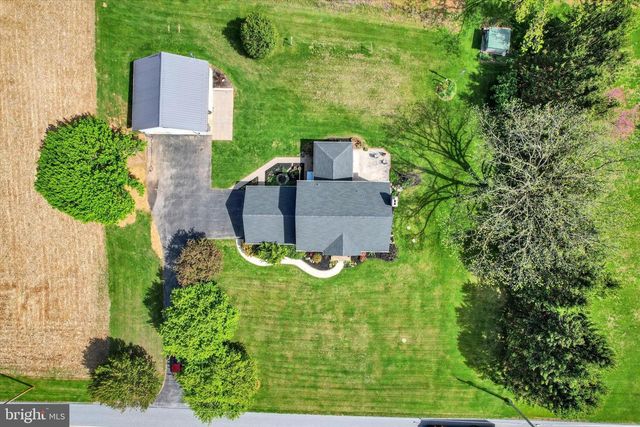 2474 MEETINGHOUSE RD, Spring Grove, PA 17362