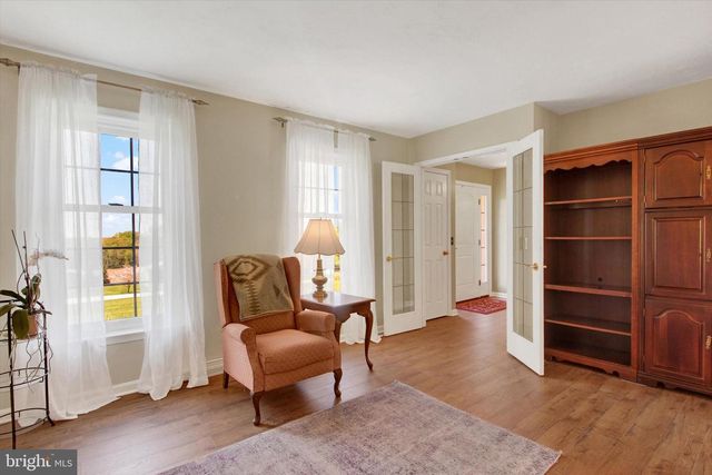 2474 MEETINGHOUSE RD, Spring Grove, PA 17362