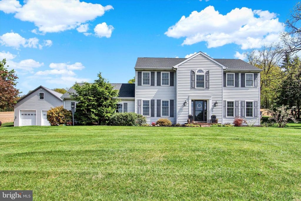 2474 MEETINGHOUSE RD, Spring Grove, PA 17362