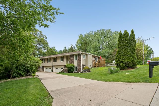 870 47th Avenue 2, East Moline, IL 61244