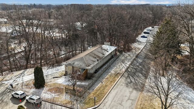 870 47th Avenue 2, East Moline, IL 61244