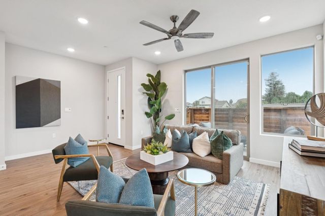 2019 Odin Walk, Sacramento, CA 95835