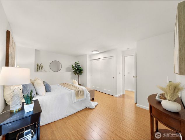 22721 NE 12th Place, Sammamish, WA 98074