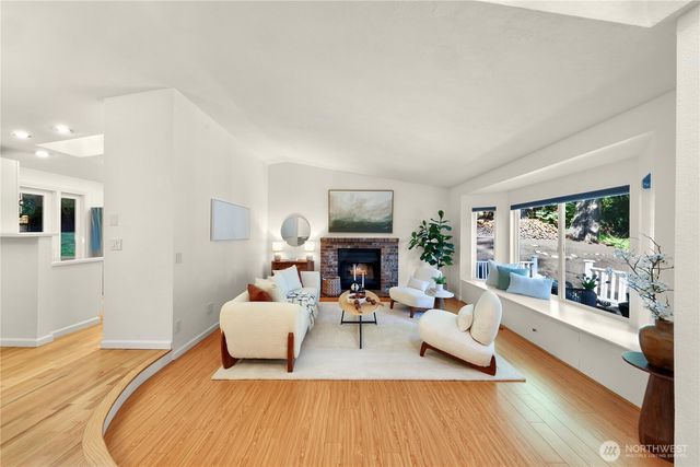22721 NE 12th Place, Sammamish, WA 98074