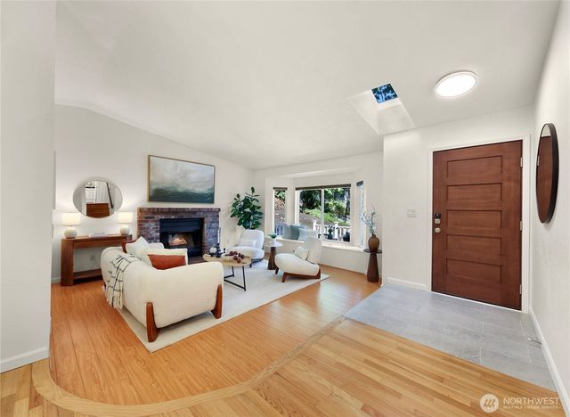 22721 NE 12th Place, Sammamish, WA 98074